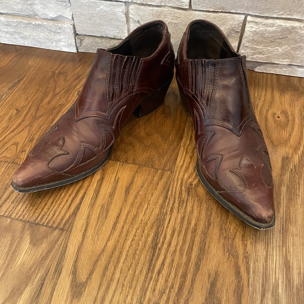 Durango inlaid leather cowboy bootie